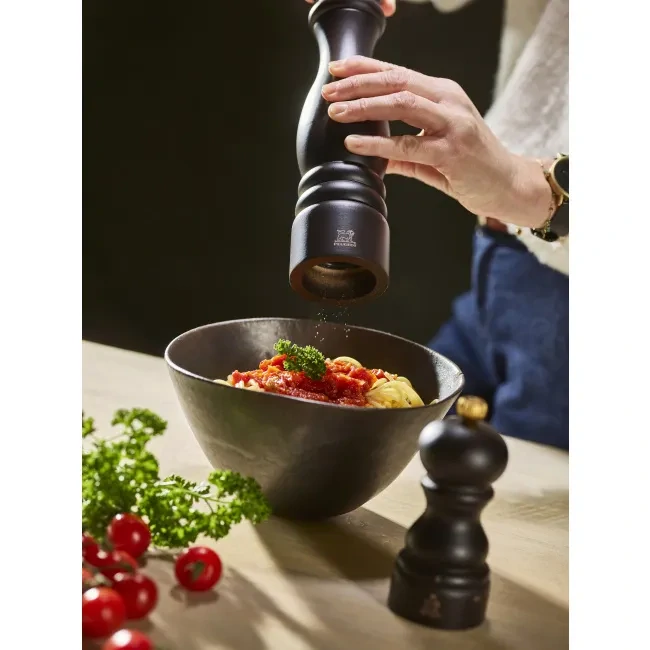 PEUGEOT | Mlýnek PARIS Zirlion na sůl, čokoládový 22 cm