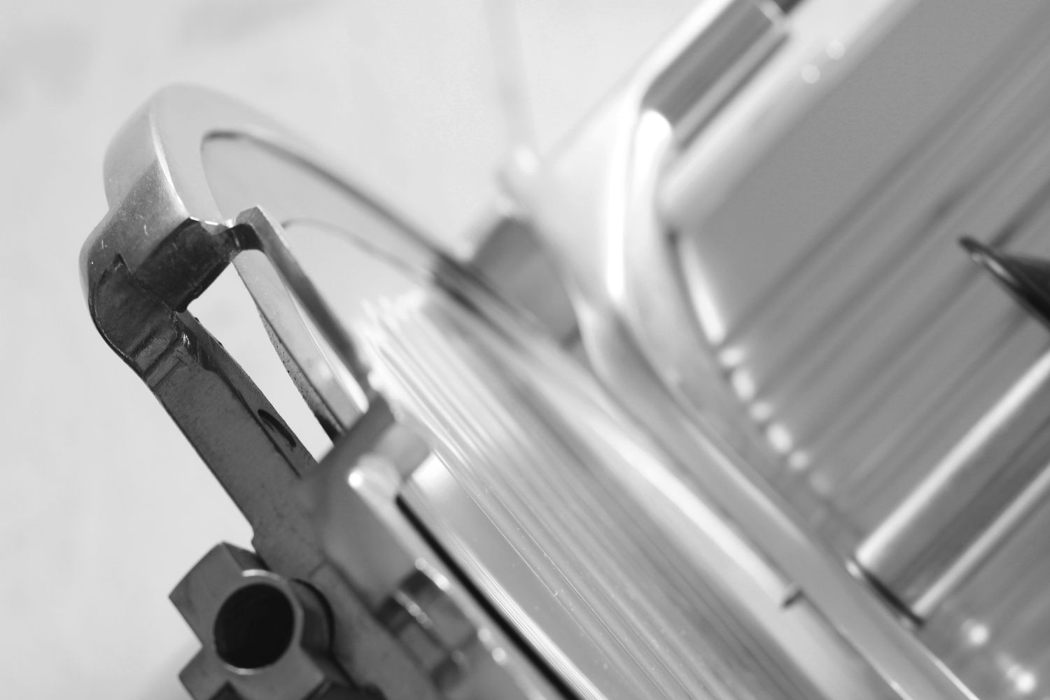 Nářezový stroj 195, HENDI, Profi Line, 230V/200W, 416x400x(H)335mm