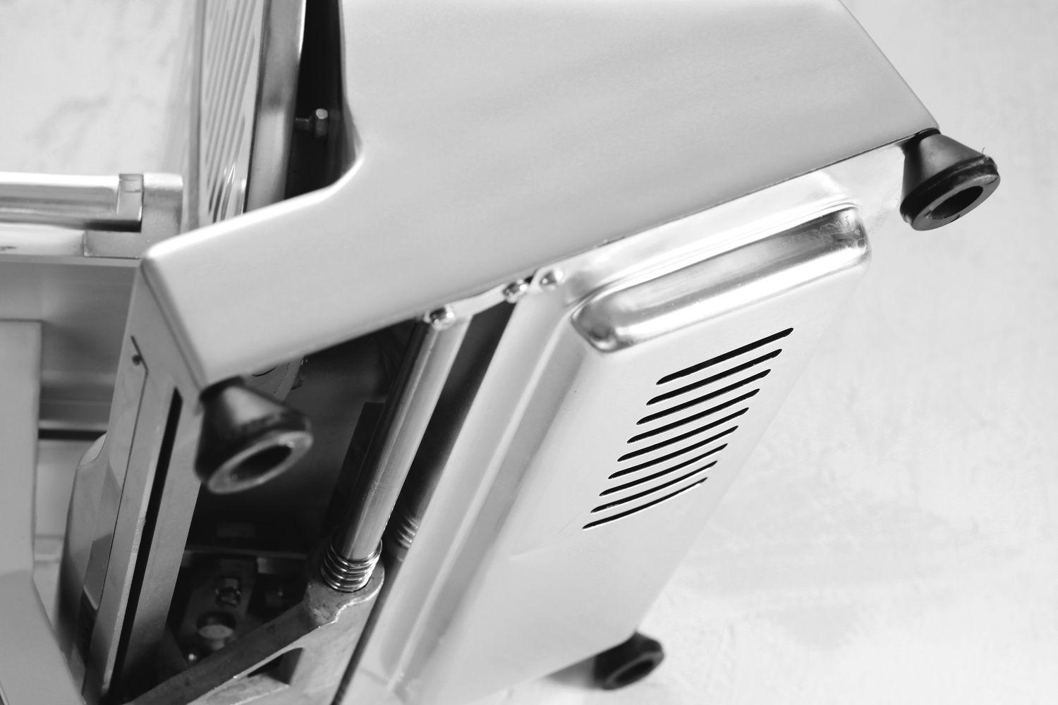 Nářezový stroj 195, HENDI, Profi Line, 230V/200W, 416x400x(H)335mm