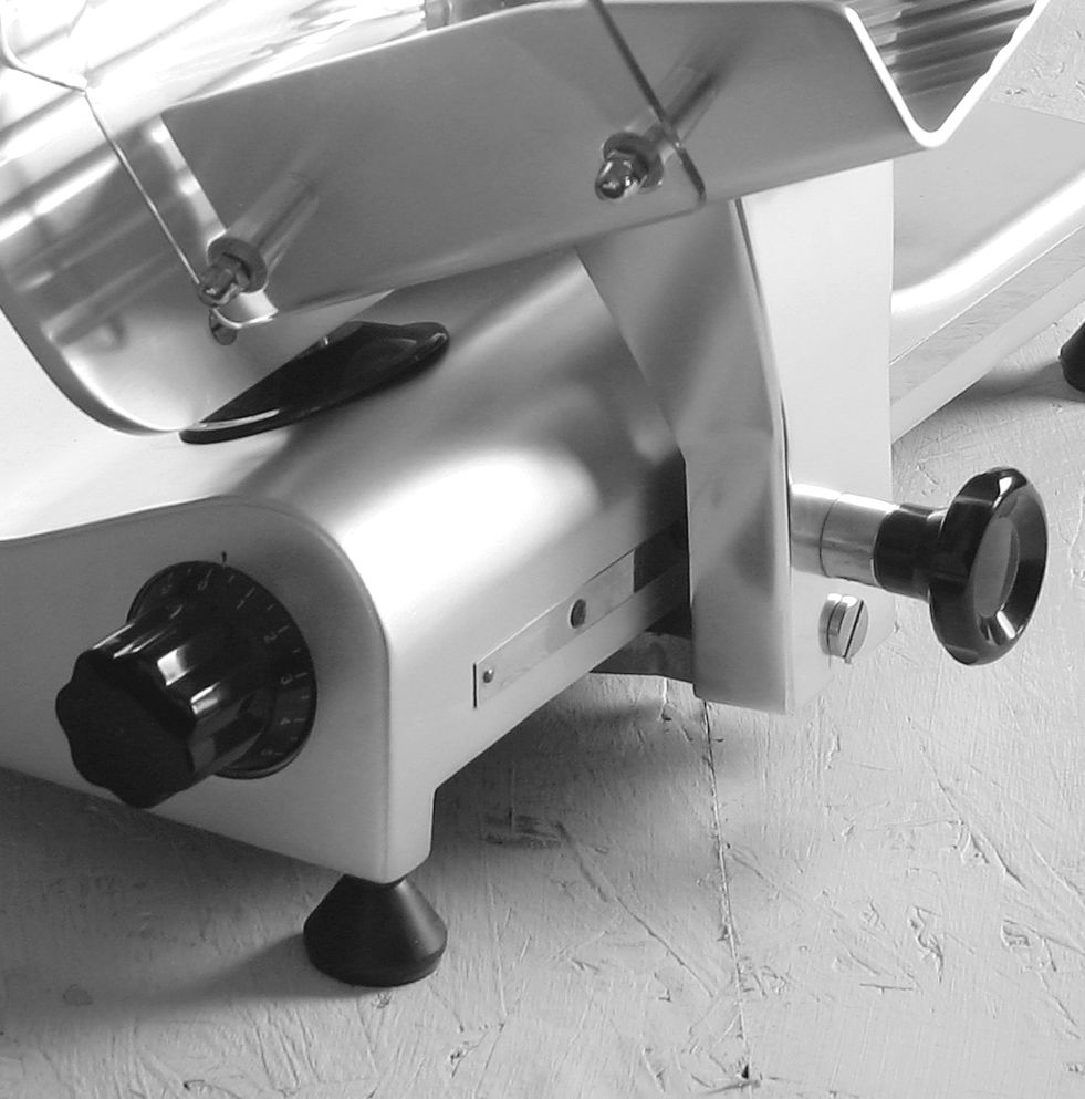 Nářezový stroj 195, HENDI, Profi Line, 230V/200W, 416x400x(H)335mm