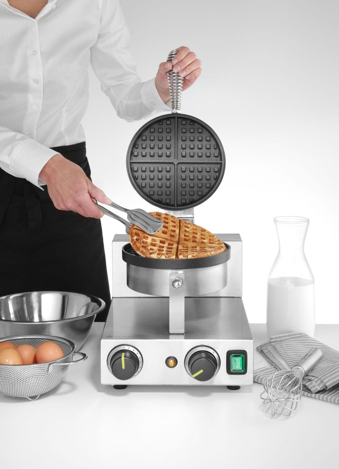 HENDI | Vaflovač Kulatý na belgické vafle, 230V/1000W, 250x491x(H)285mm