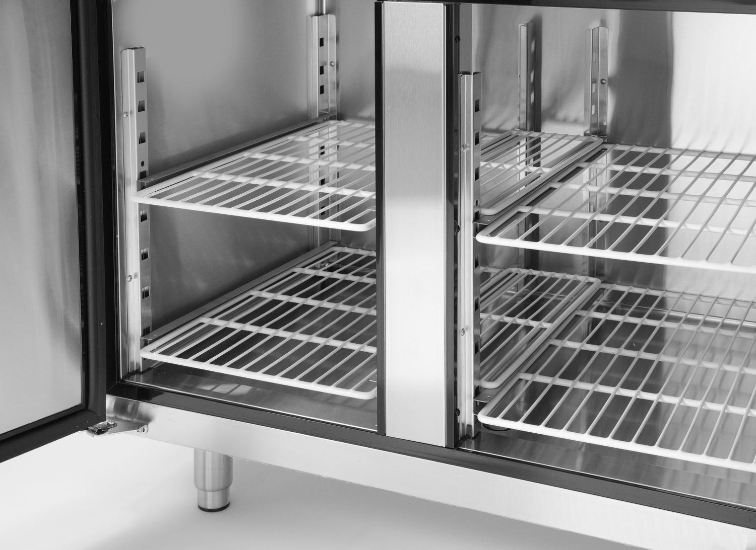 Mrazicí stůl dvoudveřový s bočními jednotkami, Arktic, Profi Line, GN 1/1, 420L, 230V/600W, 1360x700x(H)910mm