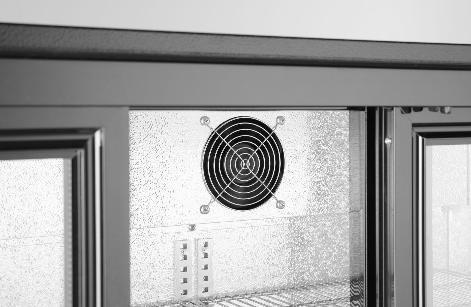 Zadní barová chladnička s trojitými posuvnými dveřmi, Arktic, 254L, Černá, 220-240V/160W, 1350x520x(H)865mm
