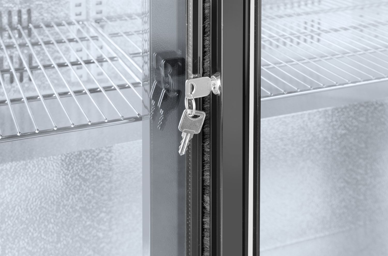 Zadní barová chladnička s trojitými posuvnými dveřmi, Arktic, 254L, Černá, 220-240V/160W, 1350x520x(H)865mm