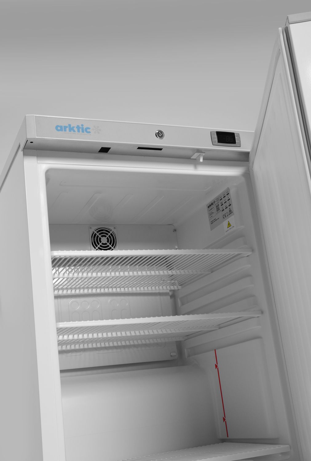 Chladicí skříň v bílém lakovaném ocelovém pouzdře, HENDI, Budget Line, Bílá, 230V/124W, 598x623x(H)838mm