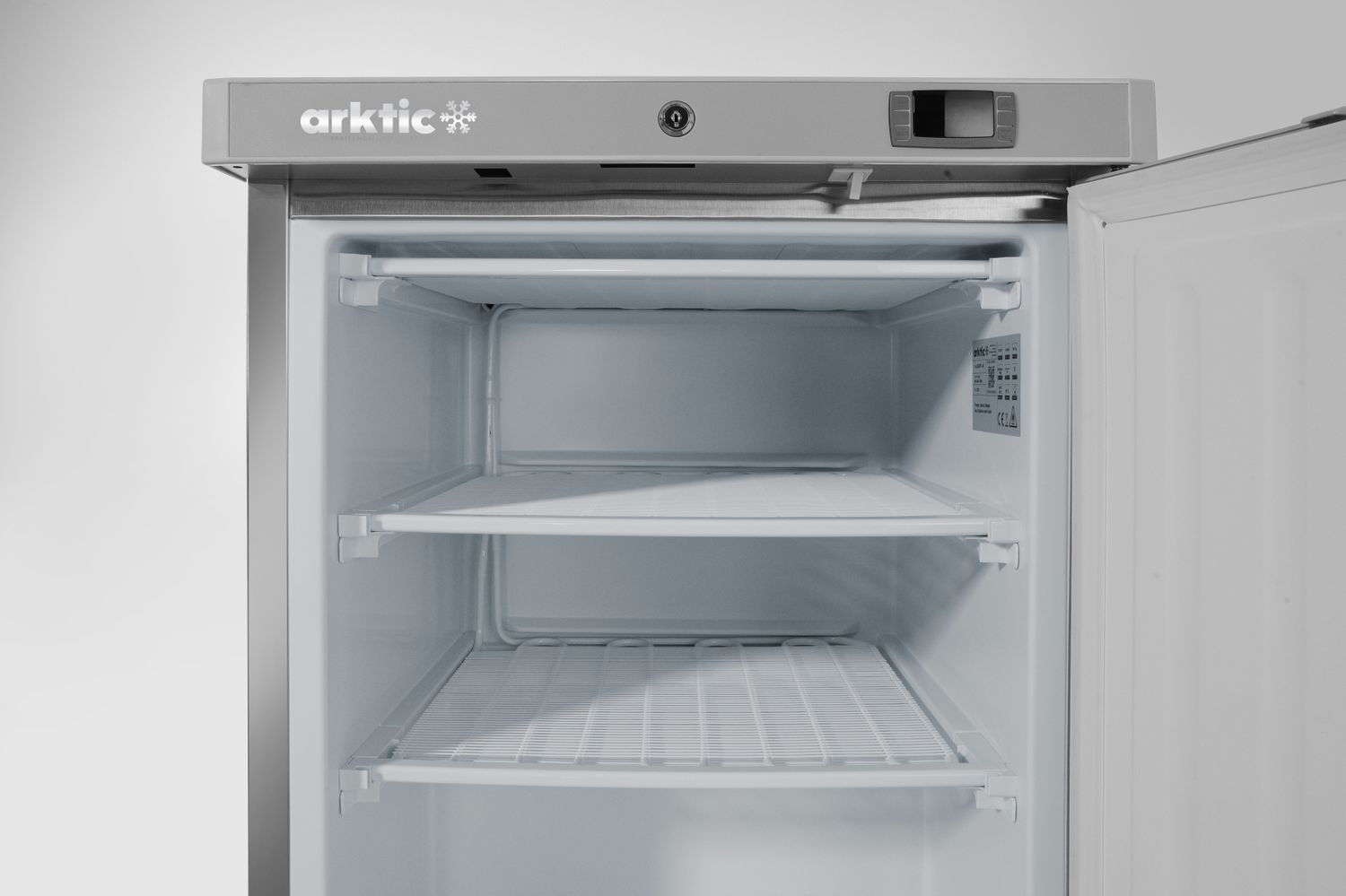 Mrazicí skříň v pouzdře z nerezové oceli, Arktic, Budget Line, 230V/111W, 598x655x(H)838mm