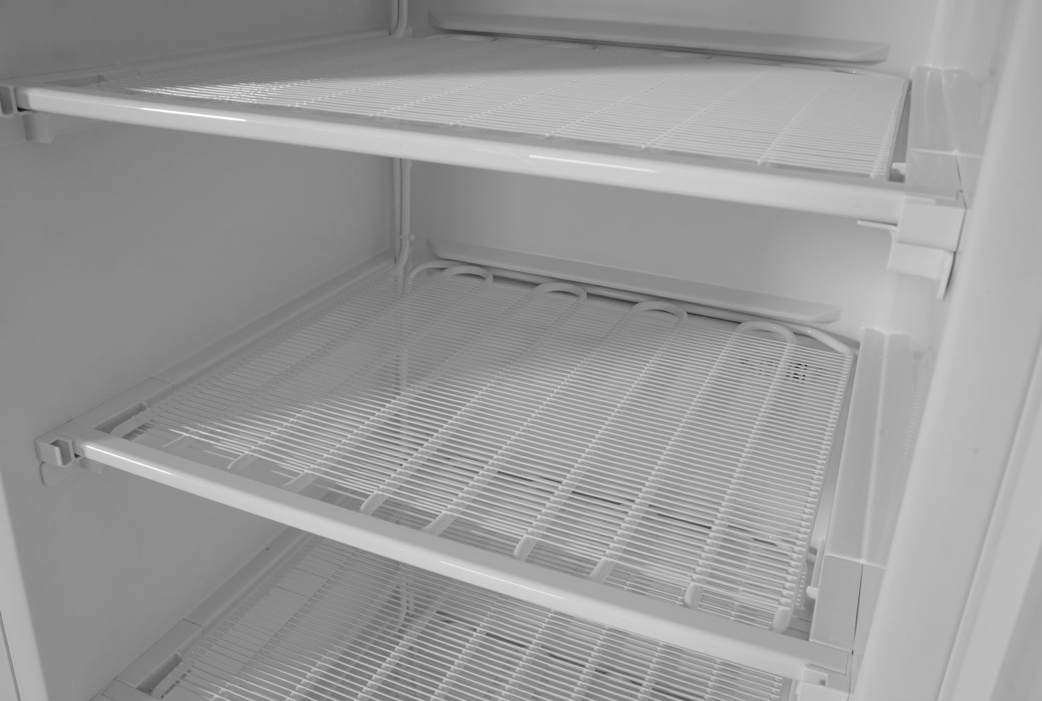 Mrazicí skříň v bílém lakovaném ocelovém krytu, Arktic, Budget Line, 400 l, Bílá, 230V/322W, 600x646x(H)1875mm
