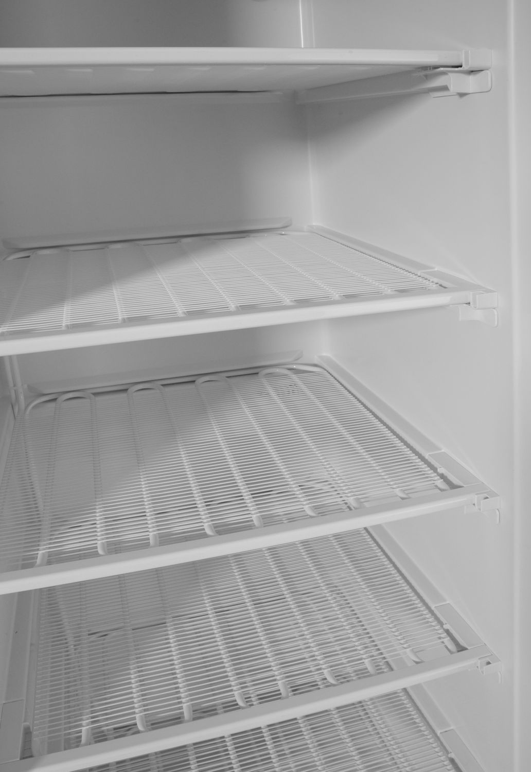Mrazicí skříň v bílém lakovaném ocelovém krytu, Arktic, Budget Line, 400 l, Bílá, 230V/322W, 600x646x(H)1875mm