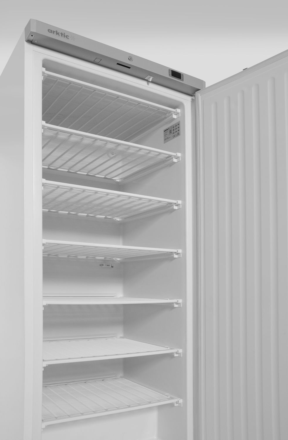 Mrazicí skříň v bílém lakovaném ocelovém krytu, Arktic, Budget Line, 600 l, 230V/436W, 775x710x(H)1900mm