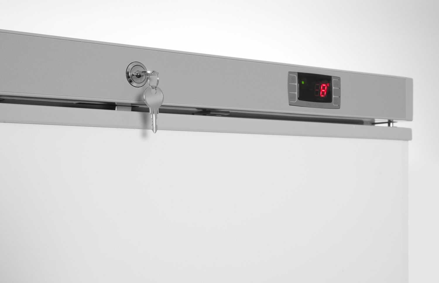 Mrazicí skříň v bílém lakovaném ocelovém krytu, Arktic, Budget Line, 600 l, 230V/436W, 775x710x(H)1900mm