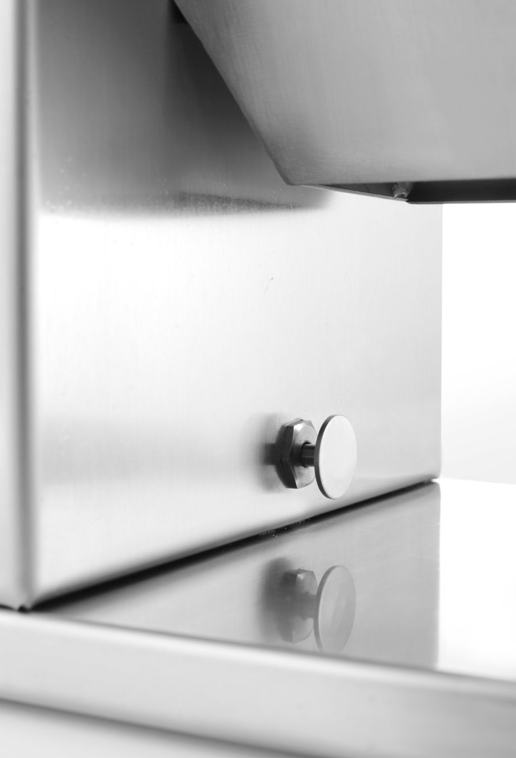 Elektrický kráječ klobás, HENDI, 230V/135W, 255x187x(H)330mm