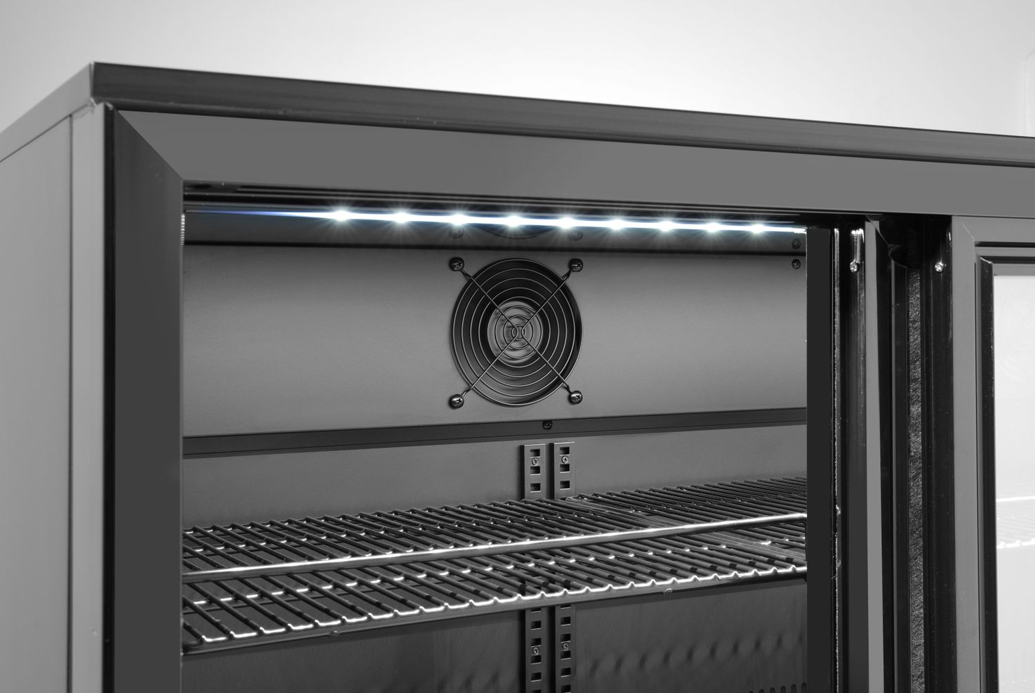 Barová chladnička s trojitými posuvnými dveřmi, Arktic, 308L, Černá, 220-240V/160W, 1350x520x(H)865mm
