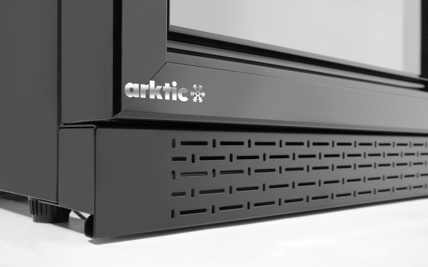 Barová chladnička s trojitými posuvnými dveřmi, Arktic, 308L, Černá, 220-240V/160W, 1350x520x(H)865mm