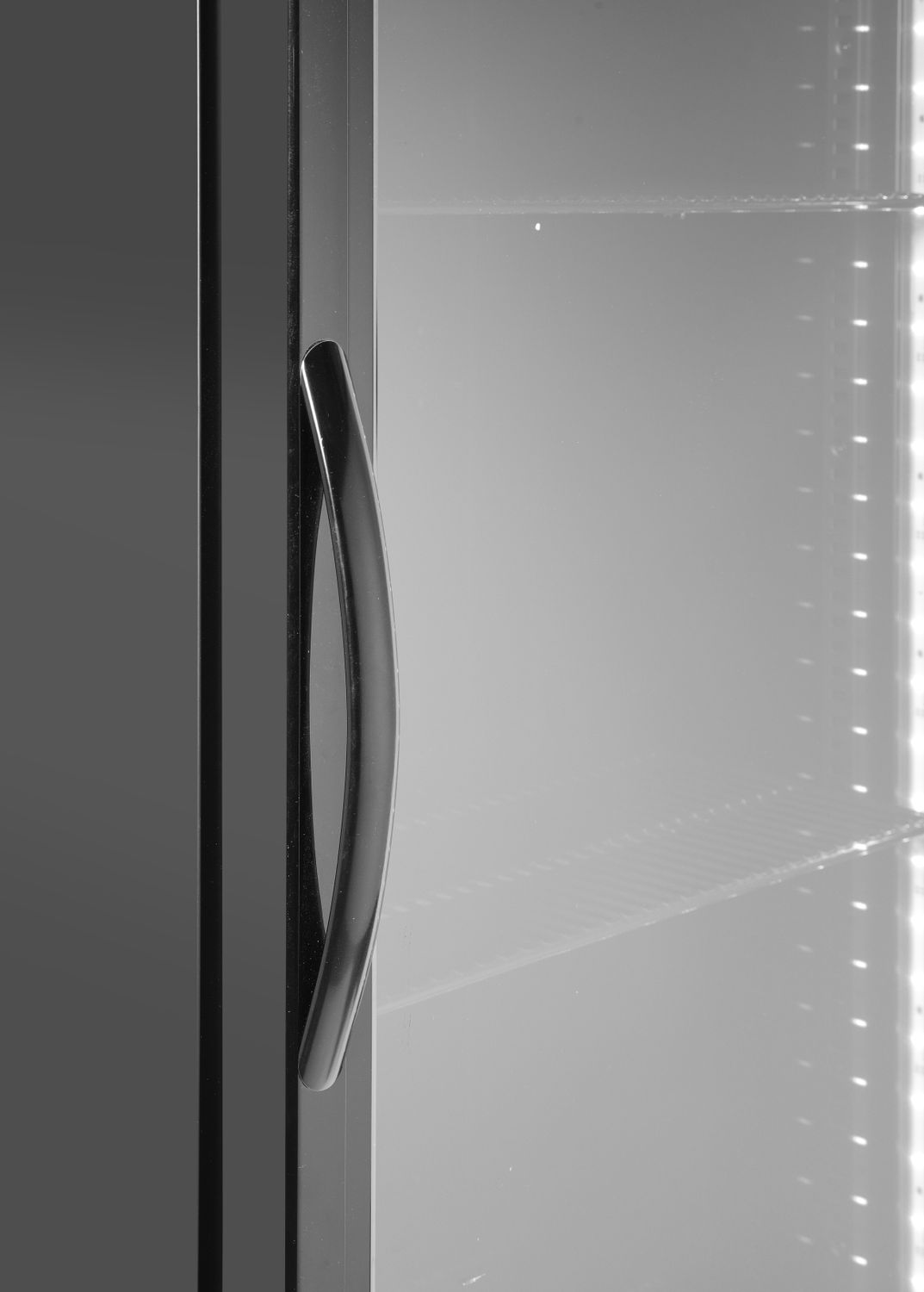 Jednokřídlá chladnička , Arktic, 243L, Černá, 220-240V/195W, 600x530x(H)1820mm