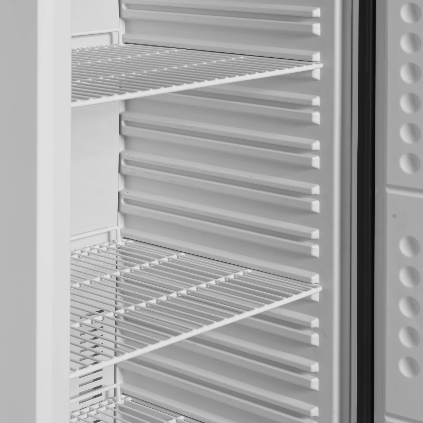 TEFCOLD - mrazicí skříň plné dveře, bílá UF 400 V