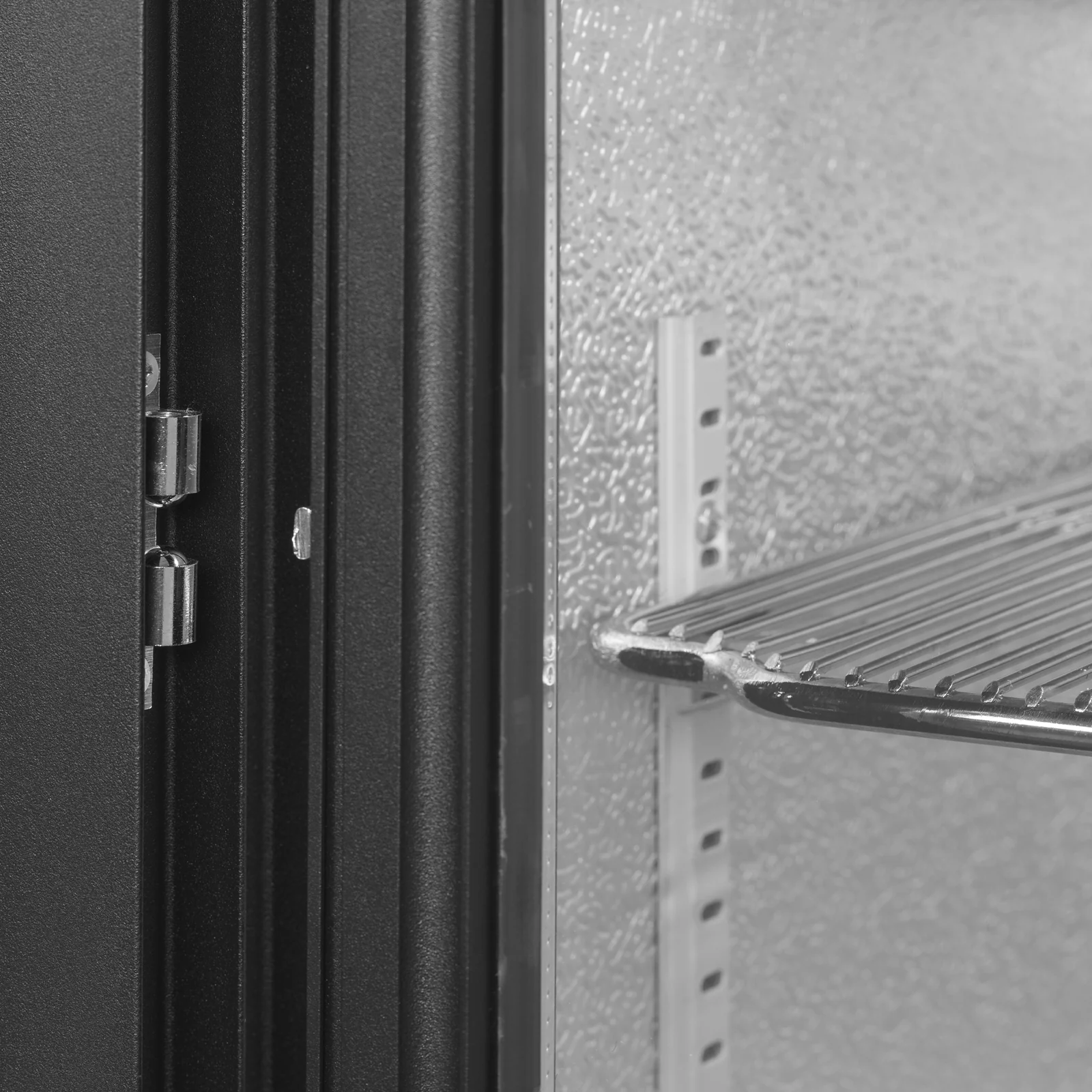 TEFCOLD - minibar prosklené posuvné dveře, černá BA31S-3