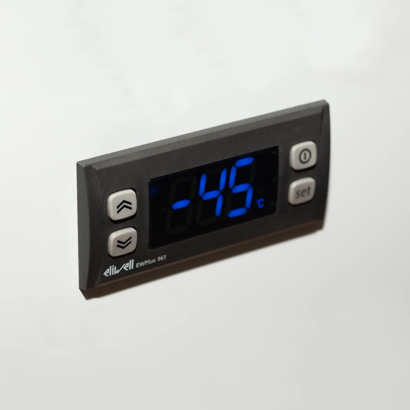 TEFCOLD - hlubokomrazicí pultová mraznička, plné víko (-45 °C) SE10-45